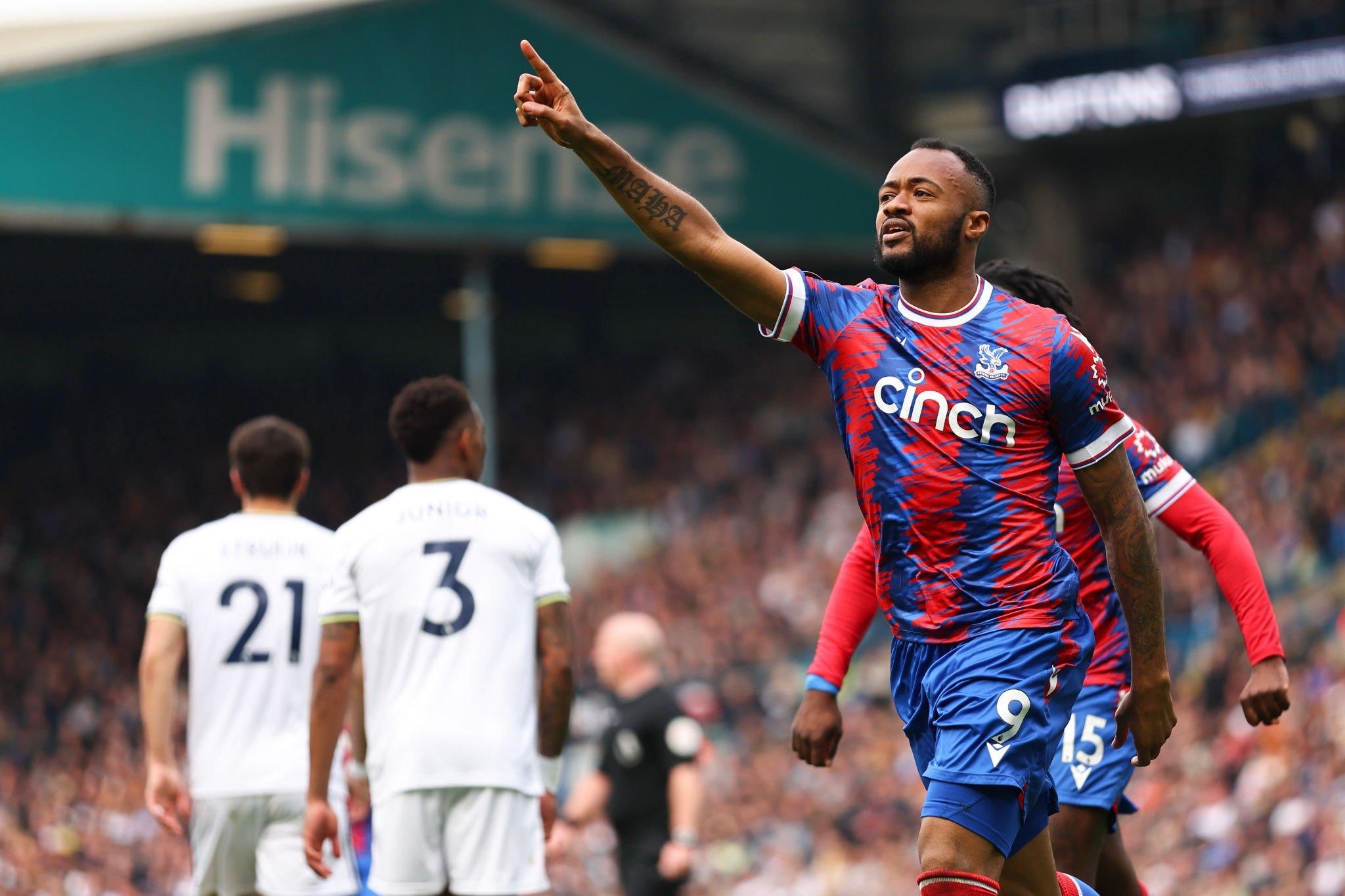 Jordan Ayew célèbre son but lors du match entre Crystal Palace et Brighton