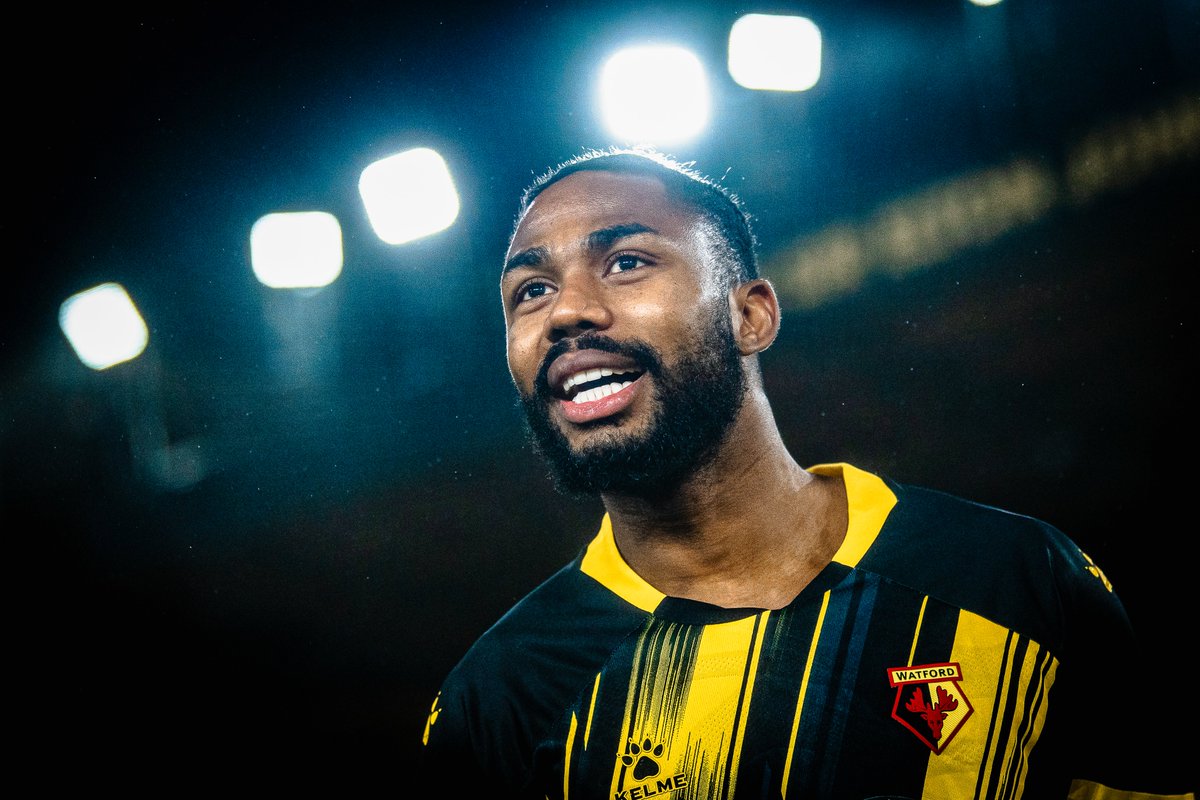 Emmanuel Dennis lors d'un match de Watford