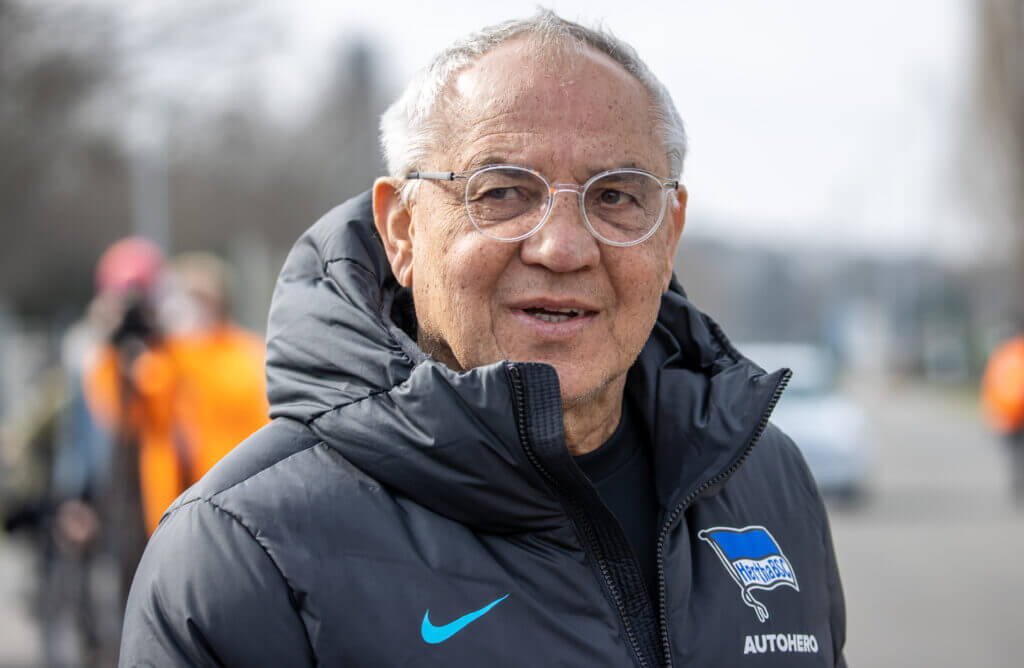 Felix Magath during a football match