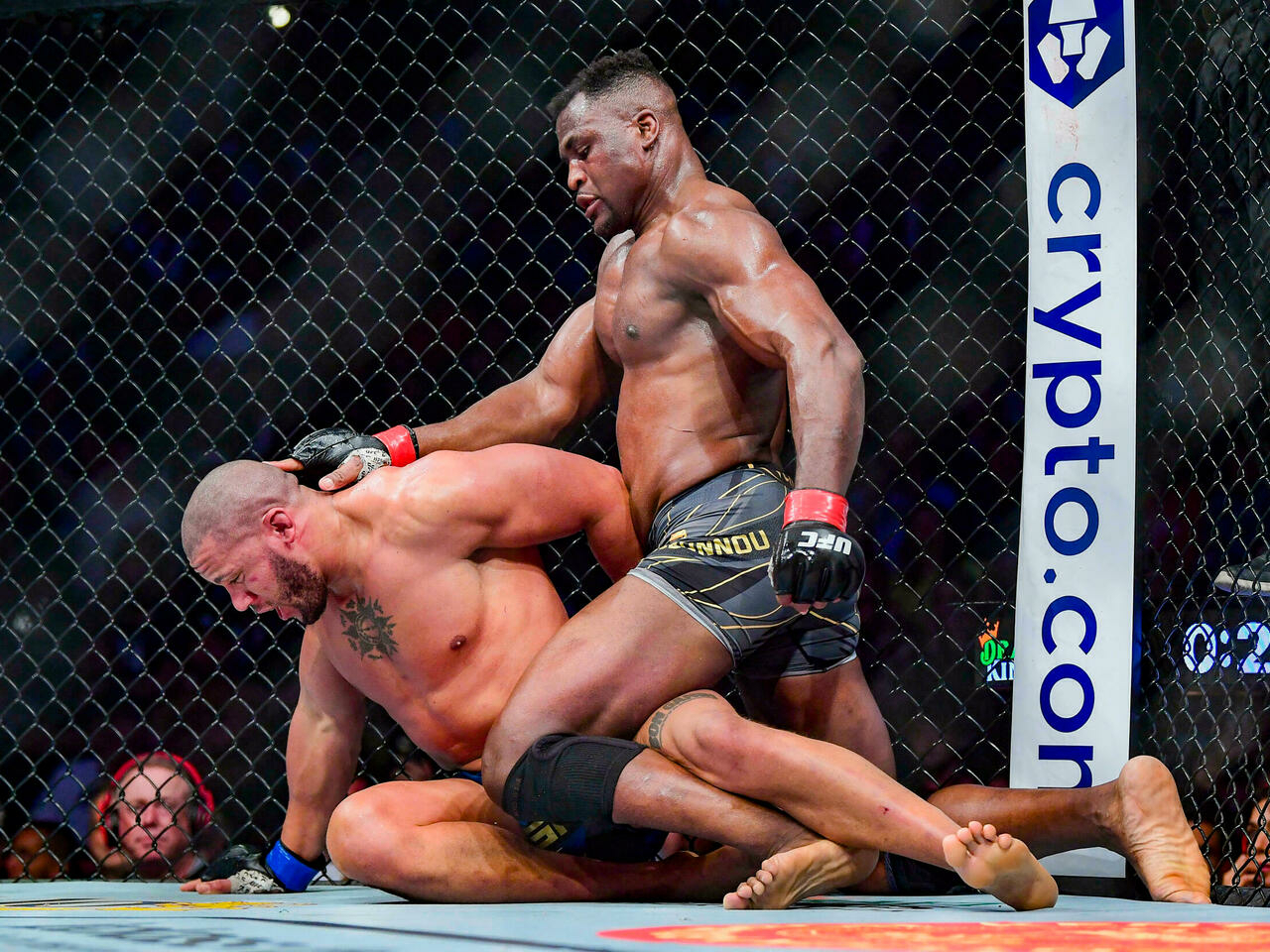 Francis Ngannou lors de son combat de boxe contre Tyson Fury