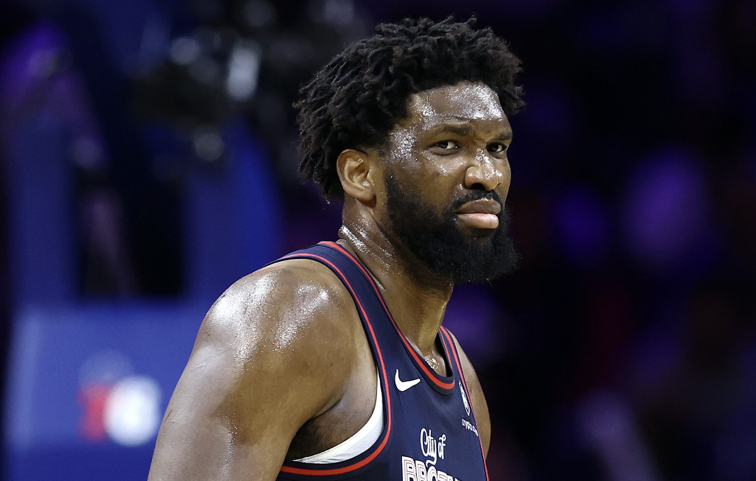 Joel Embiid absent lors du match contre les Nuggets