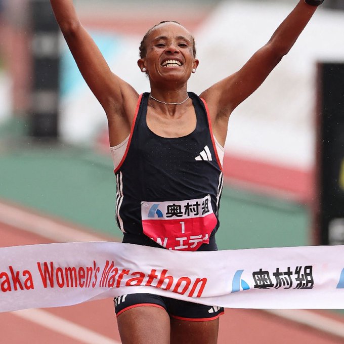 Workenesh Edesa, vainqueur du marathon d'Osaka