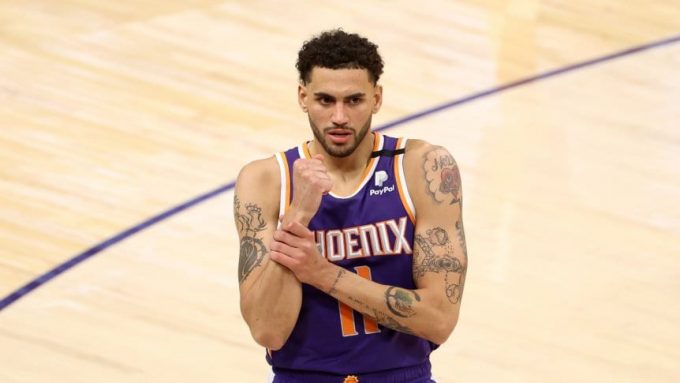 Abdel Nader jouant pour l'équipe égyptienne de basket lors des qualifications olympiques