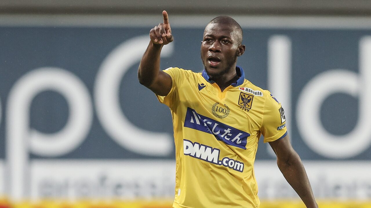 Aboubakary Koïta célèbre l'un de ses buts lors du match contre la Gantoise