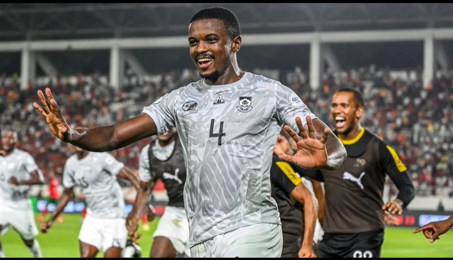 Teboho Mokoena célébrant la victoire de l'Afrique du Sud à la CAN 2023