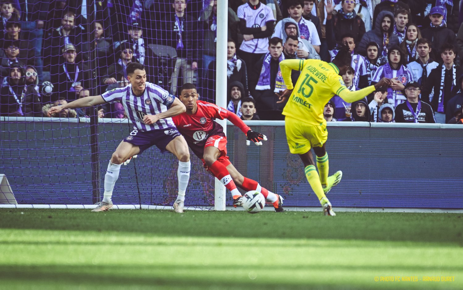 Tino Kadewere et Mostafa Mohamed célèbrent leur but lors du match entre Nantes et Toulouse