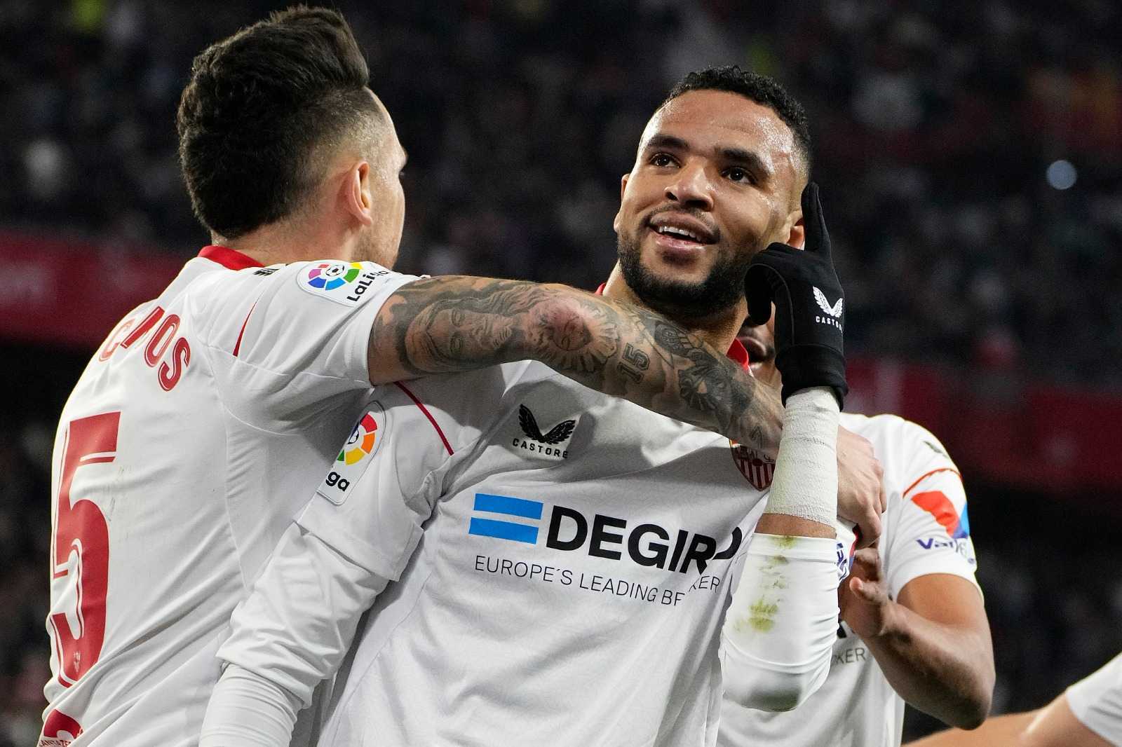 Youssef-En Nesyri célèbre son doublé lors de la victoire du FC Séville contre Rayo Vallecano