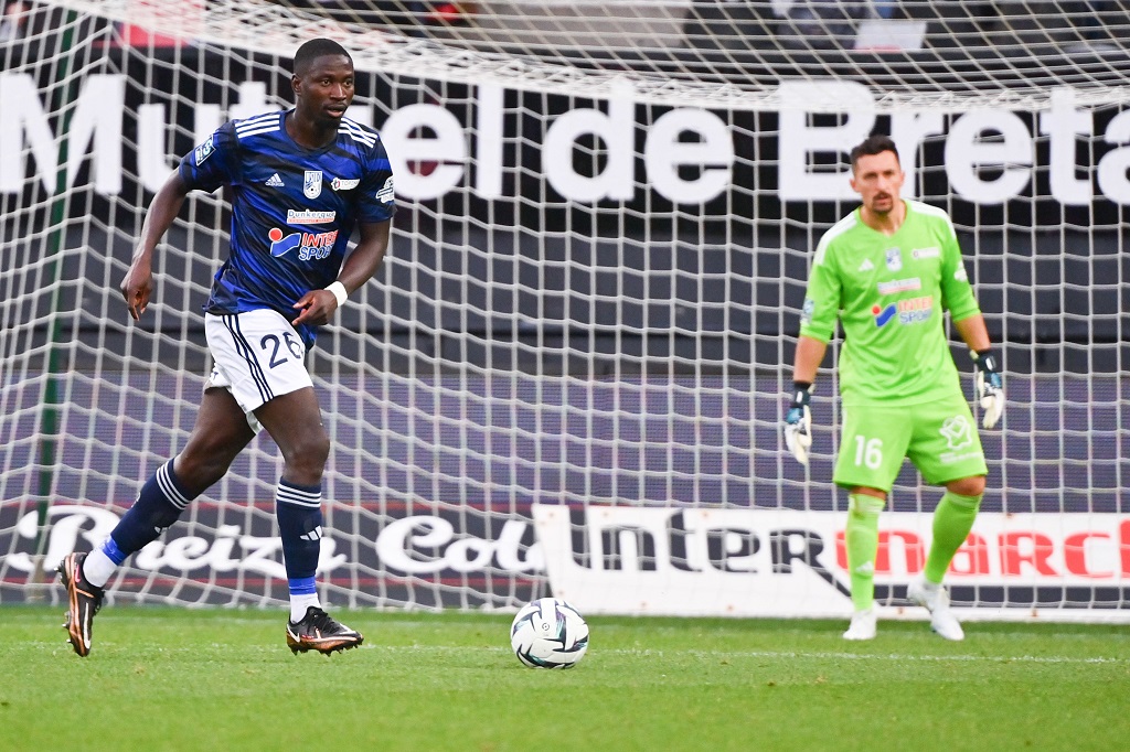 Opa Sanganté marque le but de la victoire de Dunkerque contre Saint-Etienne