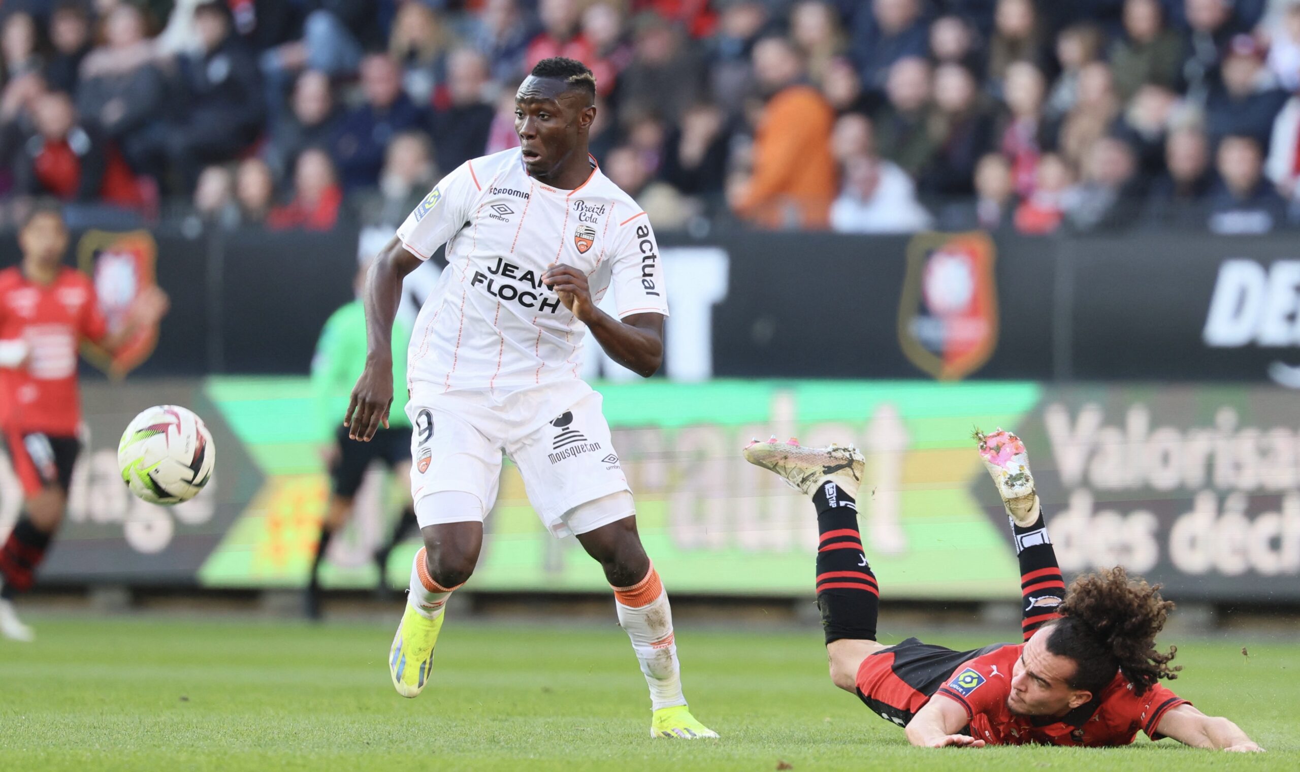 Mohamed Bamba célèbre son but contre Rennes