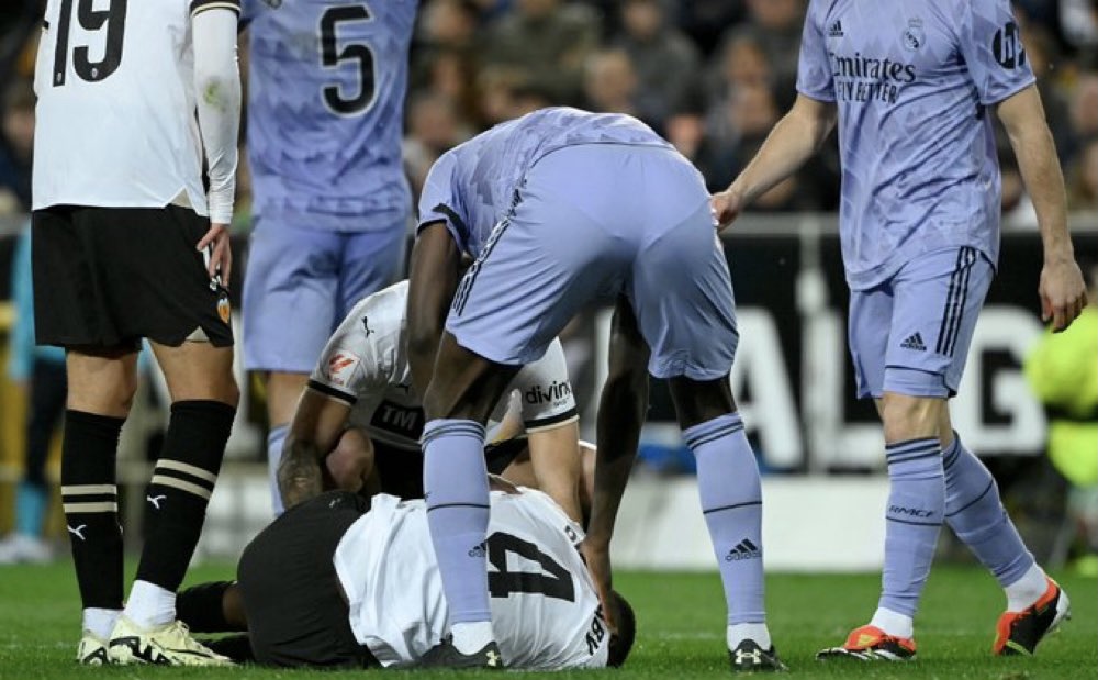 Mouctar Diakhaby's severe knee injury