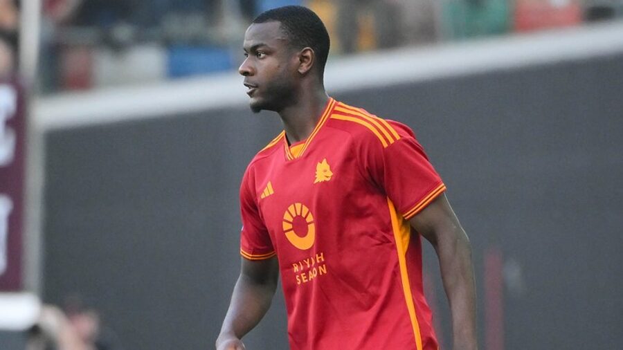 Evan Ndicka, joueur de l'AS Roma