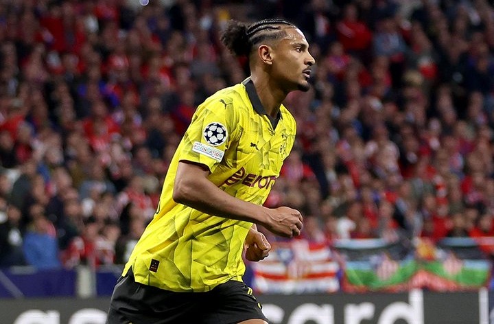 Sébastien Haller celebrating