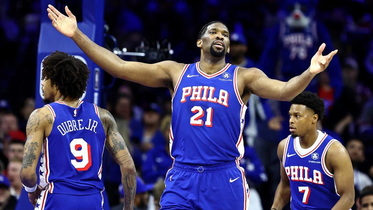 Joel Embiid lors d'un match de basket