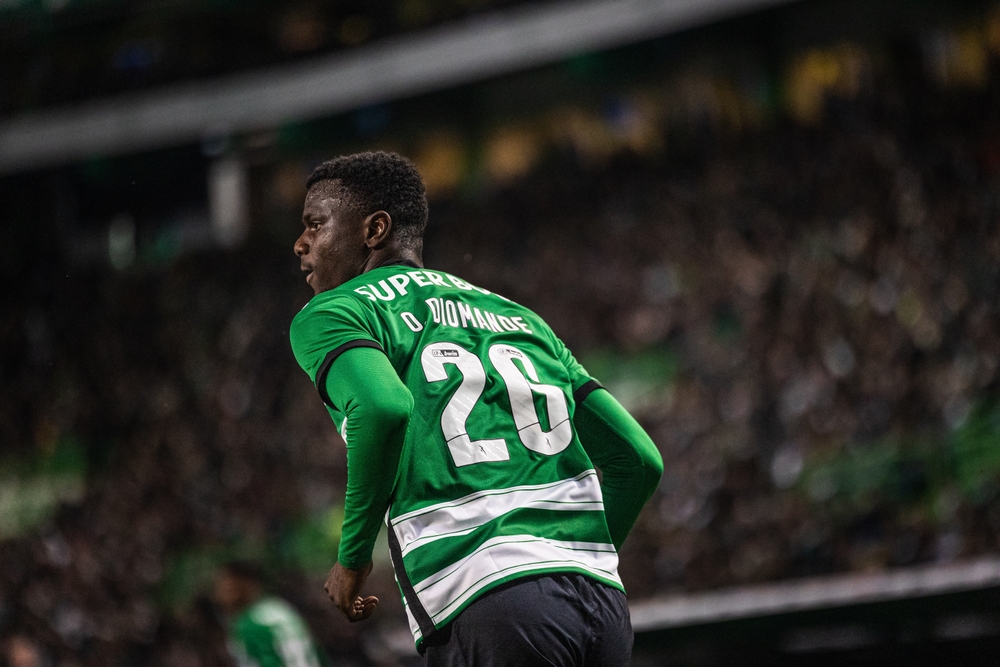 Ousmane Diomandé en action sur le terrain de football