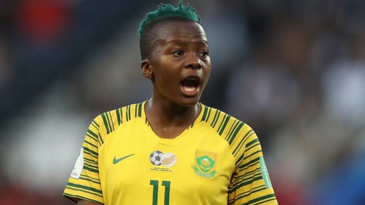 Thembi Kgatlana célébrant un but