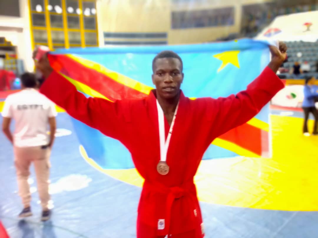 Gabriel Muanda remporte la médaille d'argent en sambo sportif