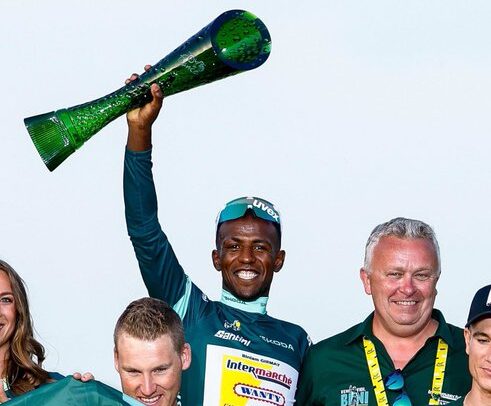 Biniam Girmay sur le podium du Tour de France 2024