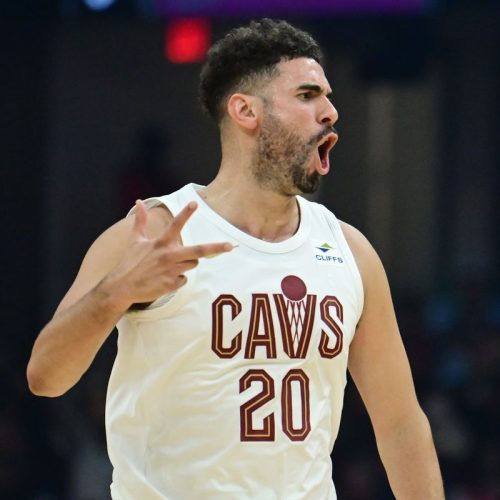 Niang leads Cleveland to victory over Dallas