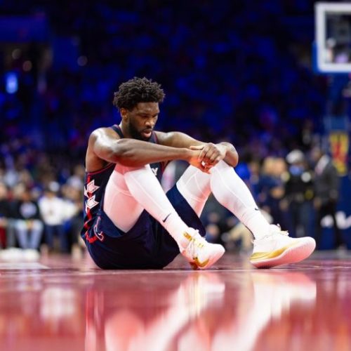 Joel Embiid opéré suite à une déchirure au ménisque du genou gauche