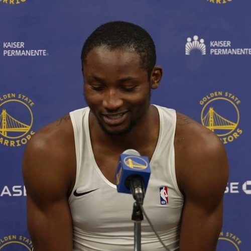 Jonathan Kuminga brille avec les Warriors dans leur victoire contre Chicago