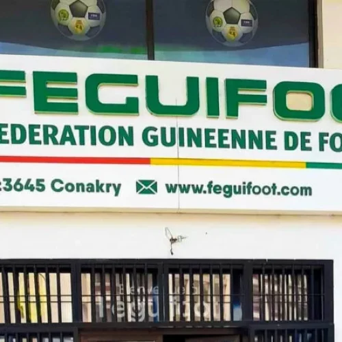 Suspension d’un entraîneur accusé d’abus sexuels sur des joueuses de football en Guinée