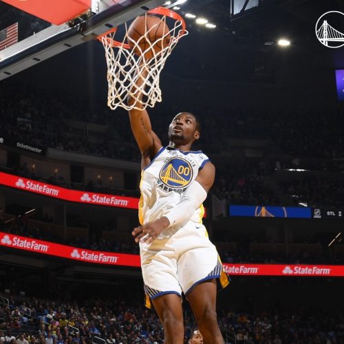 Kuminga mène les Warriors à la victoire, Antetokounmpo réalise un triple-double