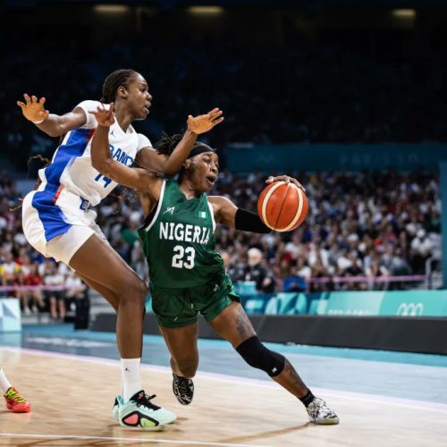 Le Nigeria perd contre la France lors du tournoi de basket féminin aux JO 2024