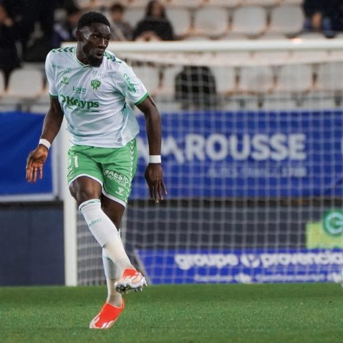 Saint-Étienne s’impose à Grenoble (0-2) et consolide sa position